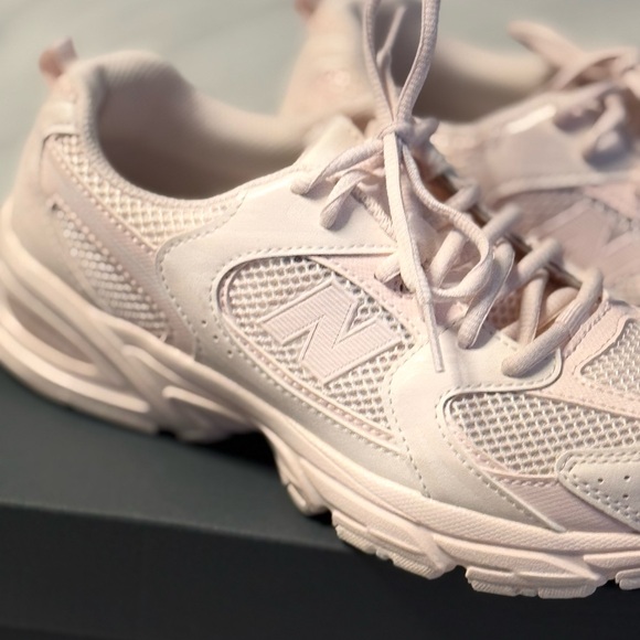 New Balance Pink Sneakers for Comfort and Performance - Picture 6 of 8